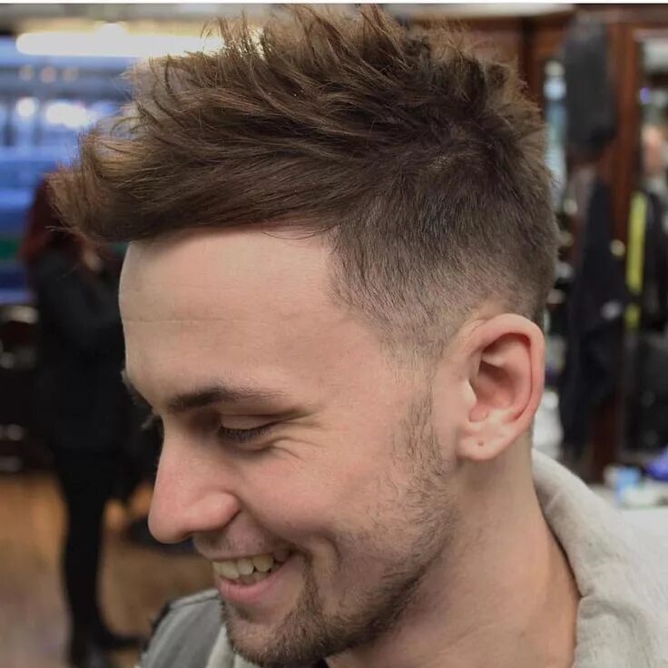 Прическа вверх #tapermenshairstyles in 2019 Haircuts for men, Mens hairstyles fade, Fade haircu