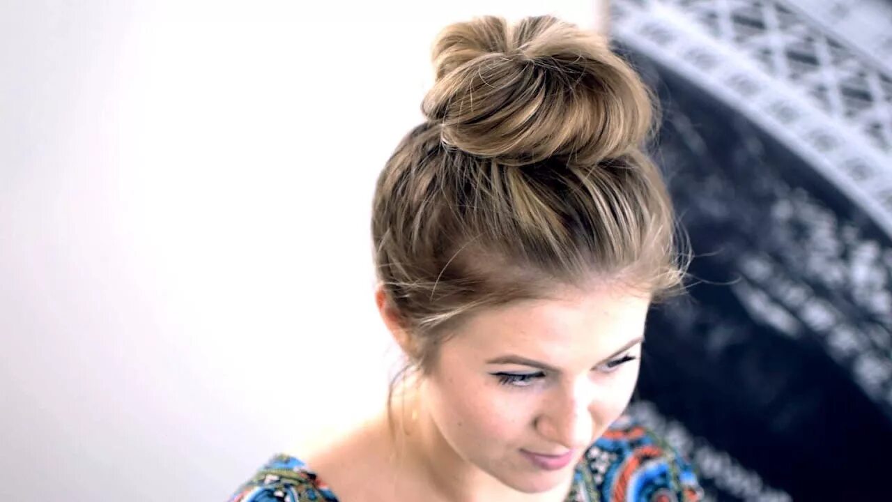 Прическа вверх женская Messy Top Knot for Short/Medium Hair Tutorial Milabu - YouTube