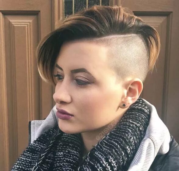 Прическа выбритая для женщин Pin on hair2018 Half shaved hair, Half shaved head hairstyle, Shaved side hairst