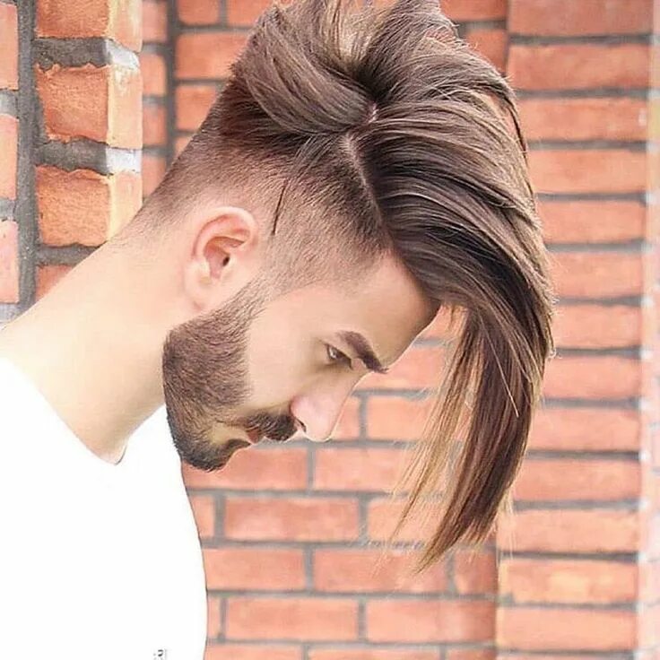 Прическа выбритые бока и длинные волосы Tendance Coiffure : Les Meilleurs Coupes de Cheveux Homme pour la Saison 2019 Lo