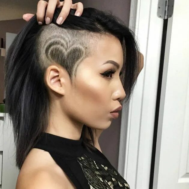 Прическа выбритый висок женская короткая 17 Trendy Undercut Haircut Designs for Bold Girls - fashionsy.com Half shaved ha