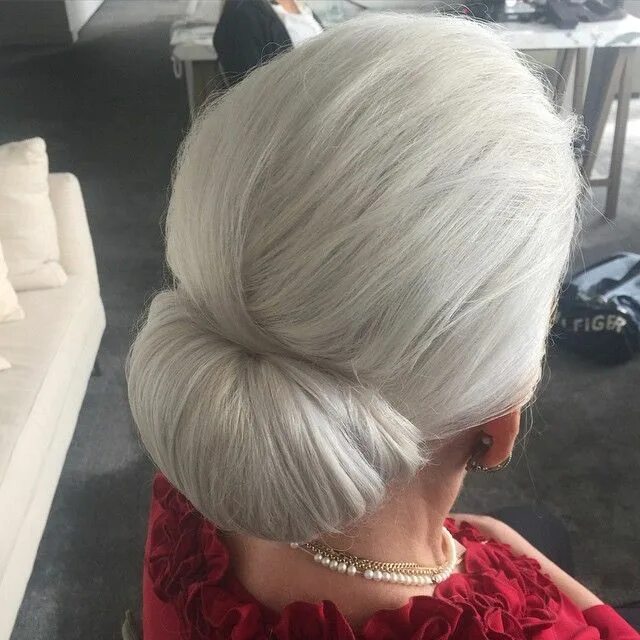 Прическа высокий пучок на длинные седые волосы Mother of the bride today gorgeous #hairstyle for a #gorgeous lady #bridalhair #