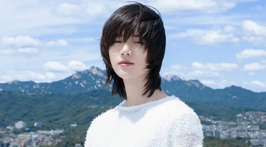 Прическа wolf cut мужская The Wolf Cut Is The Best Genderless Hair Trend Of 2022 Hair inspiration short, H