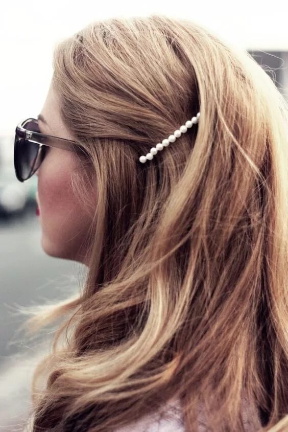 Прическа заколотые волосы The 2019 Hair Trend you're Going to Want in On Hair accessories pearl, Hair tren