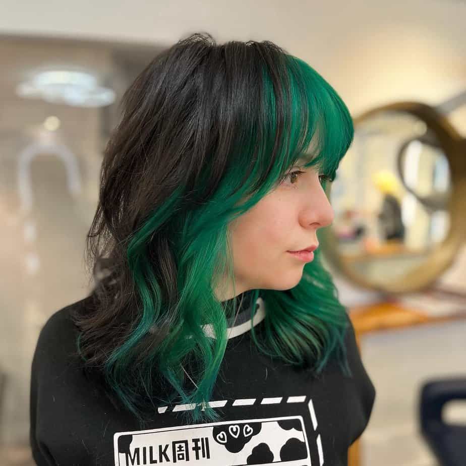 Прическа зеленые волосы 30 Hottest Emerald Green Hairstyles to Try in 2022 Green hair, Split dyed hair, 