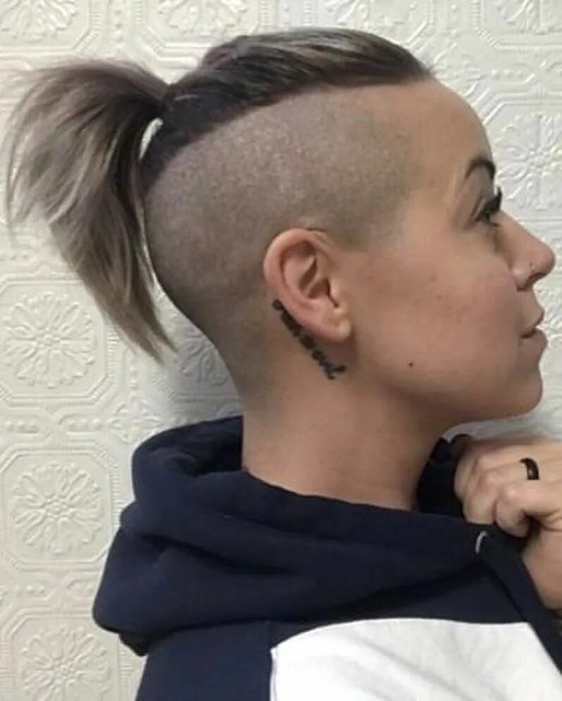 Прическа женская бока сбривать Pin by Miranda Southard on Hair ideas Half shaved hair, Undercut hairstyles, Und