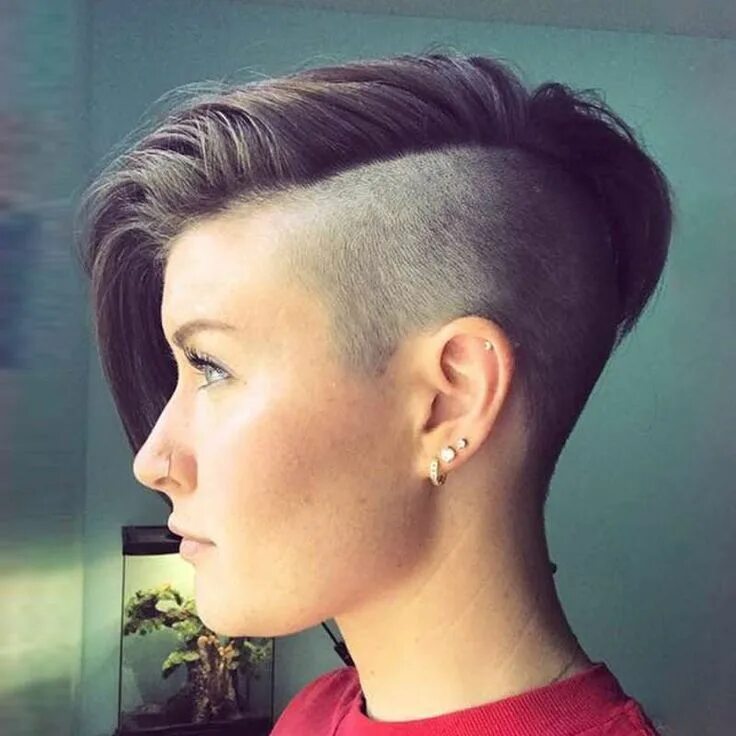 Прическа женская бритые бока Pin op Short & Transition Hairstyles Kapsels, Korte kapsels, Vet