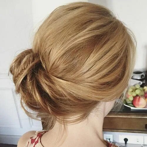 Прическа женская низкий пучок 40 Casual and Formal Side Bun Hairstyles for 2024 Side bun hairstyles, Bun hairs