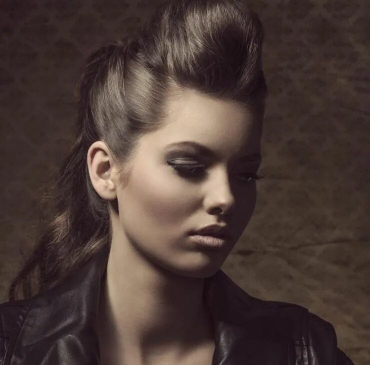 Прическа женская рок н ролла Coiffure rockabilly femme - une rencontre de rétro et de rock Coiffure rockabill