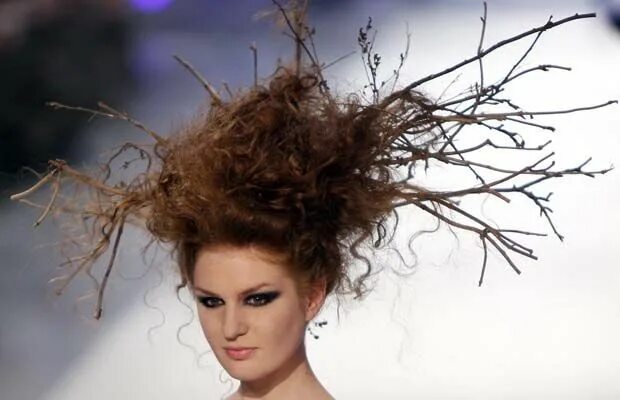 Прическа женских волос Weird and Strange Hairstyles: Oh My!!! Bird nest hair, Hair humor, Ugly hair