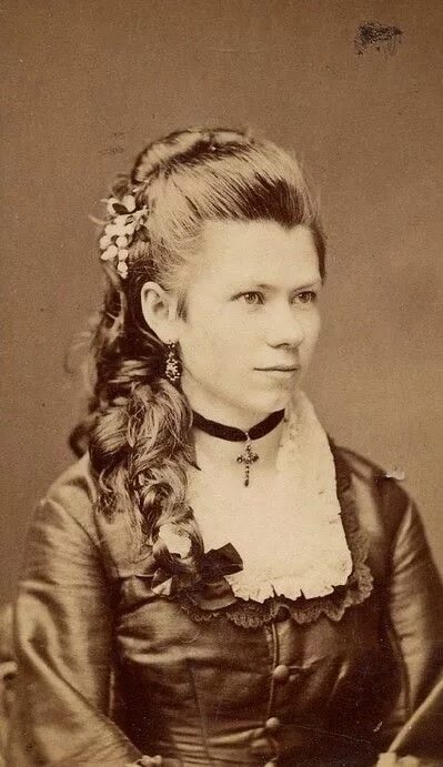 Прически 1860 годов Rebecca Gould- Gothic Horror: Victorian Hairstyles Victorian hairstyles, 1870s h