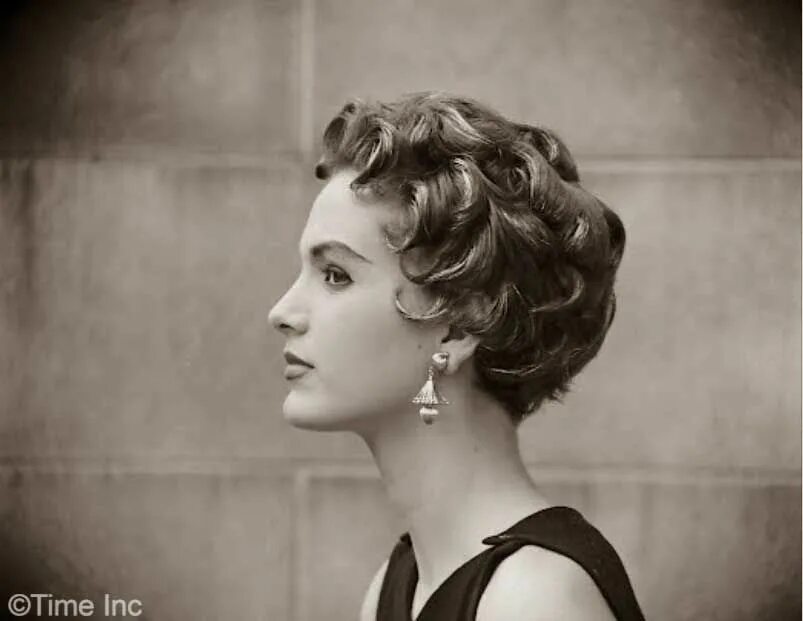 Прически 1920 годов женские на короткие волосы The Italian Cut Hairstyle Craze of 1953 Vintage short hair, Italian hair, 1950s 