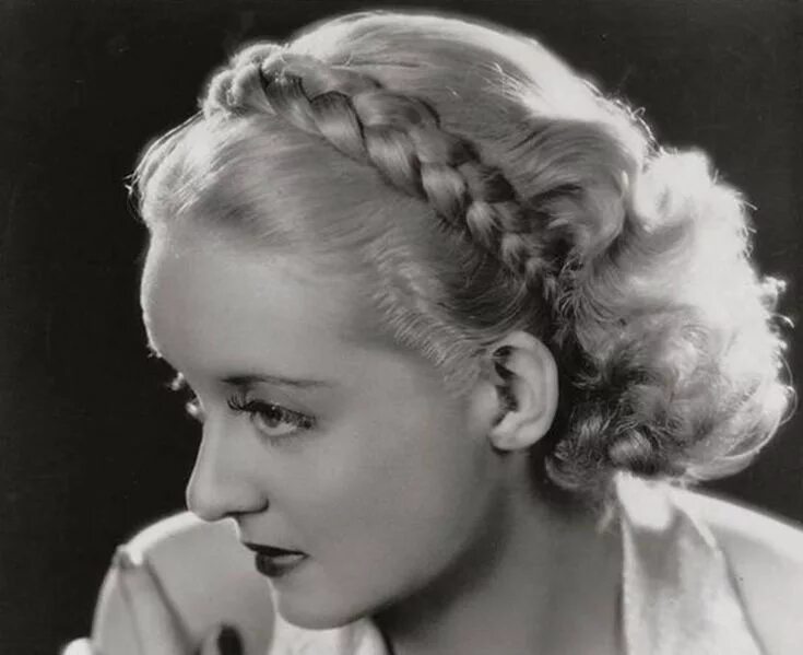 Прически 1930 годов 1930s Hairstyles - Detachable Braids Hairstyle 1930, Retro hairstyles, French ha