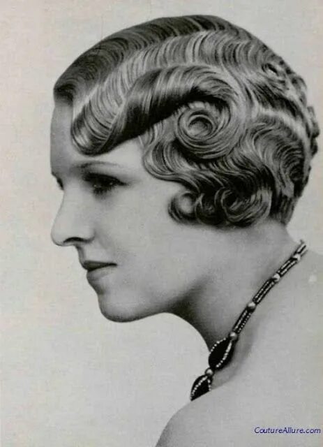 Easily identify the key trend of the 30&#39;s hairstyles were wave. Depending on