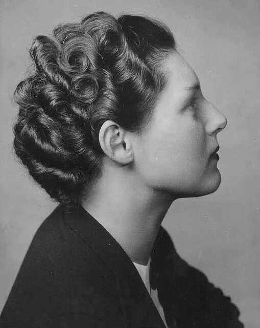 Прически 1945 года 1940s hairstyle 1940s hairstyles, Vintage hairstyles, Womens hairstyles