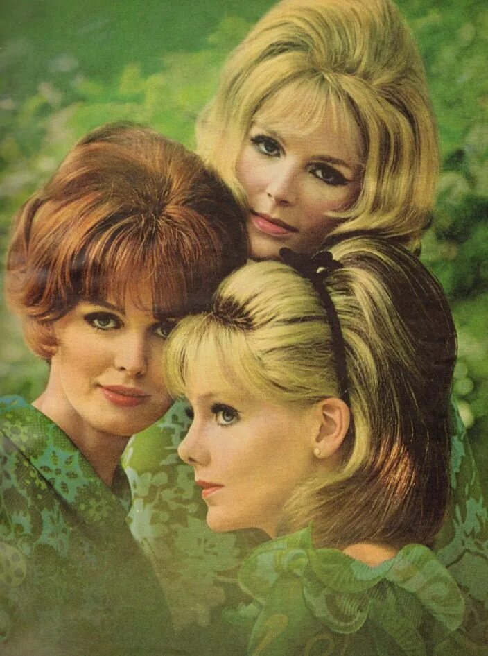 Прически 1960 х годов McCall's - October, 1966 Vintage hairstyles, Retro hairstyles, 60s hair