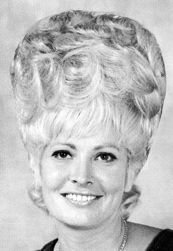 Прически 1979 года женские Pin by hair memories on Hairstyles of the Past Bouffant hair, Vintage hairstyles