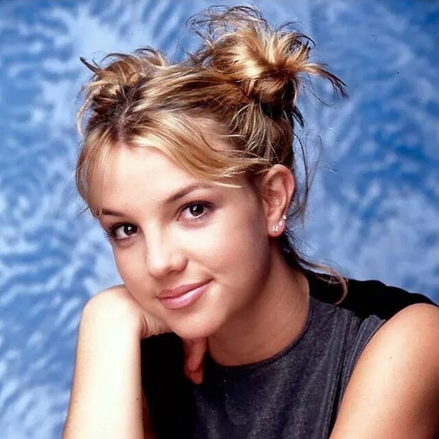 Прически 2000 #britneyspears #2000s 2000s hairstyles, 1990s hairstyles, 90s hairstyles