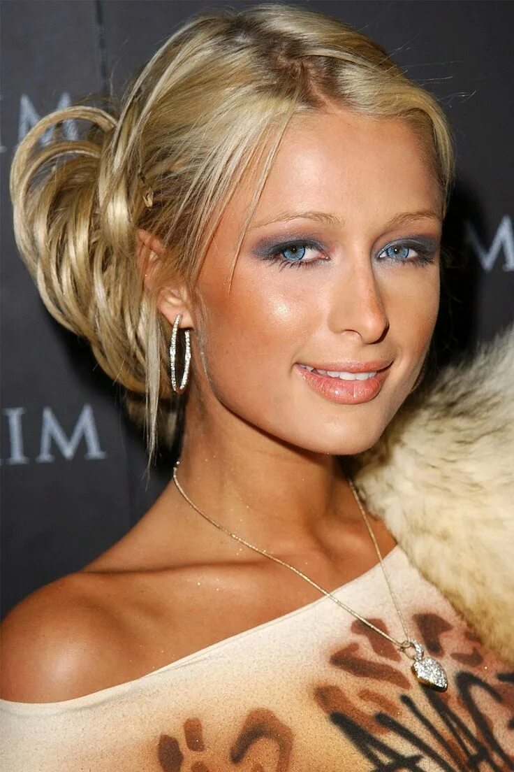 Прически 2000х женские Paris Hilton's...Everything #2000SFashionTrends Paris hilton hair, Paris hilton,