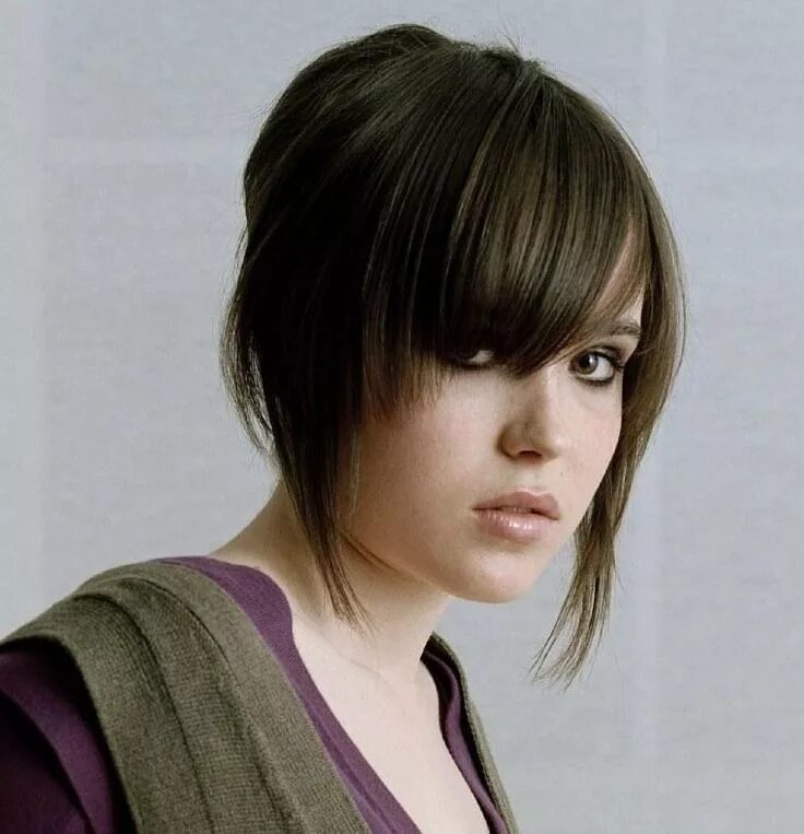 Прически 2007 женские Ellen Page A line hair, Hair styles, Line bob haircut