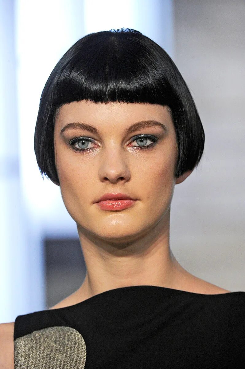 Прически 2012 года Fashion Show: Прически моделей. Показ коллекции Antonio Berardi Fall 2012 RTW