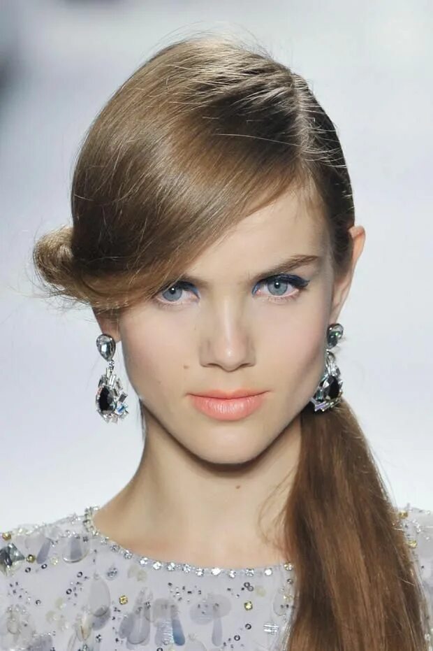 Прически 2013 года Beauty look at Jenny Packham Hair styles, Hairdo, Hair beauty