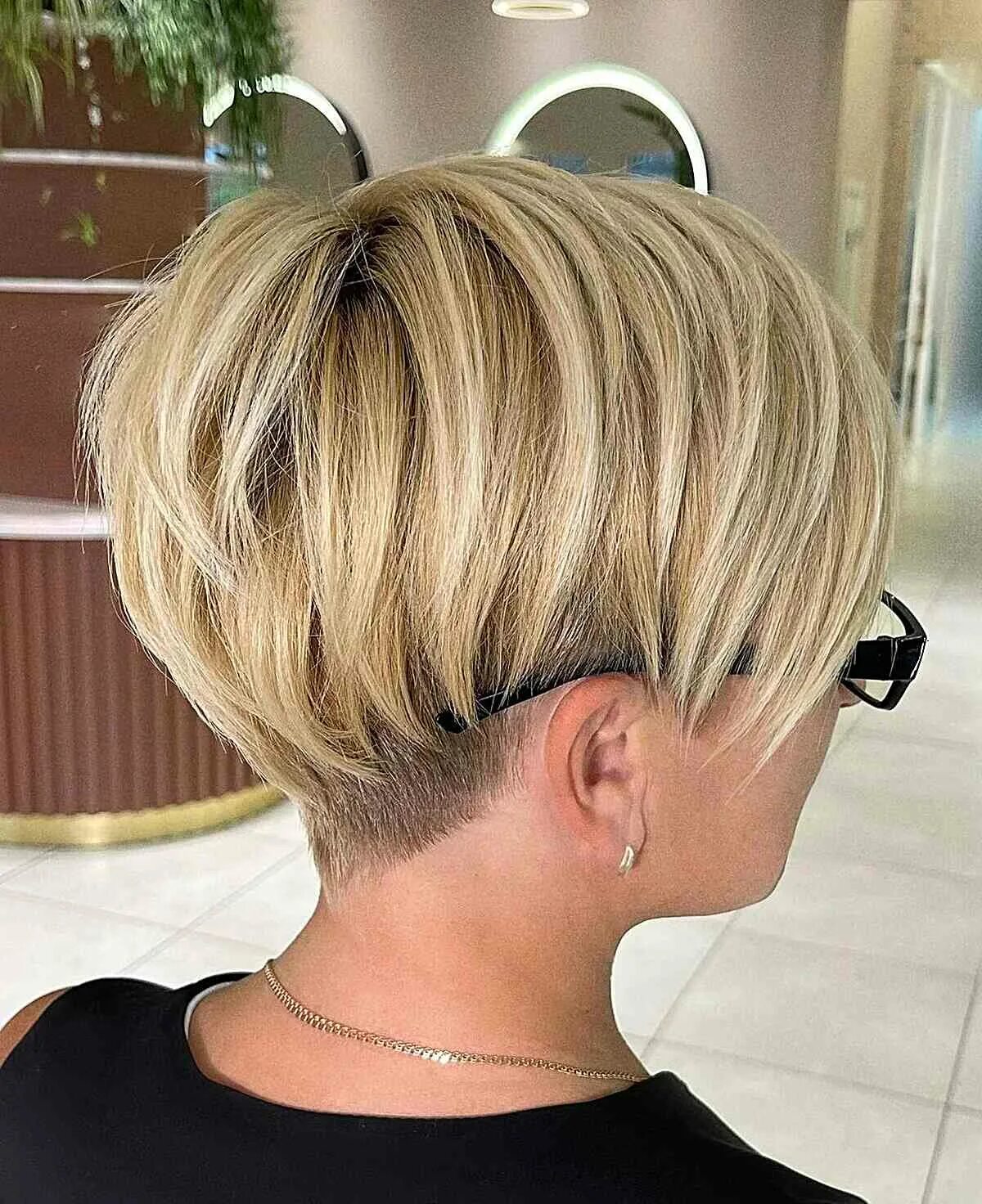 Прически 2024 2025 46 Eye-Catching Blonde Pixie Cut Ideas to Show Your Stylist