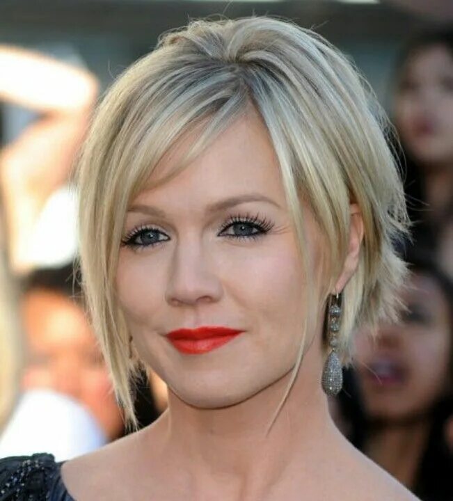 Прически 2024 на тонкие волосы Pixie Bob long bangs and side locks Bobs for thin hair, Bob haircut for fine hai