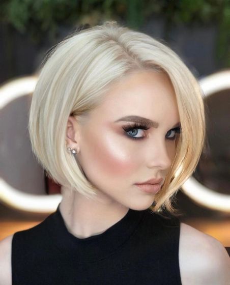 Прически 2024 под каре Trendy Platinum Blonde Bob Hairstyles for a Stylish Look