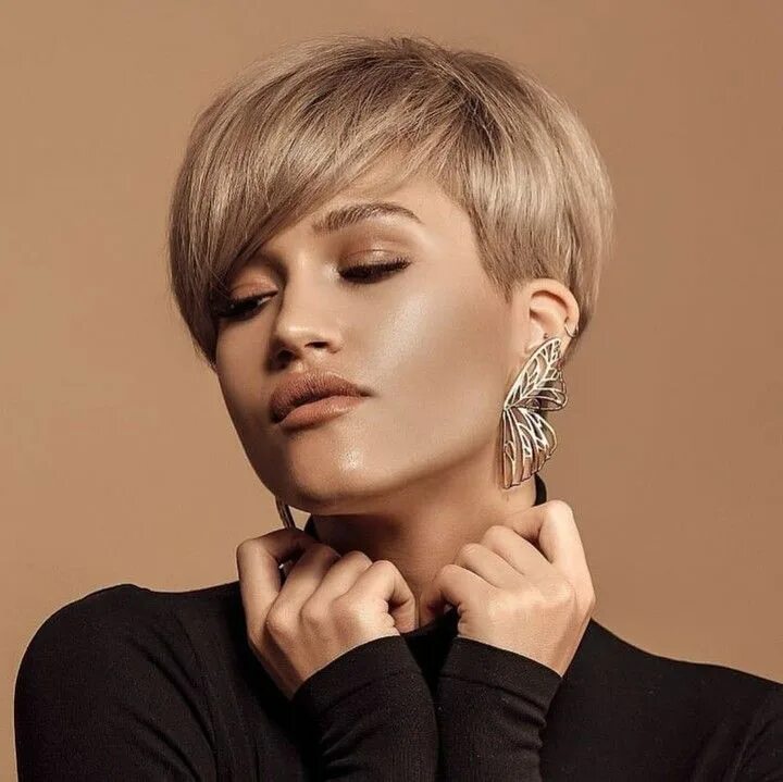 Прически 2024 женские короткая стрижка Gorgeous Look From @oana.rst Short choppy hair, Choppy hair, Hair cuts