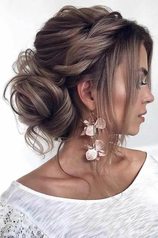 Прически 2024 женские вечерние на средние 30 Super Trendy Wedding Updos For Long Hair Long hair updo, Long hair styles, Vi