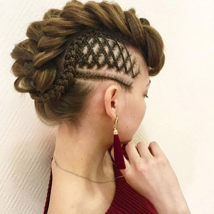 Прически 2024 женские заплетенные 7,382 Likes, 146 Comments - #MODERNSALON (@modernsalon) on Instagram: "Edgy AND 