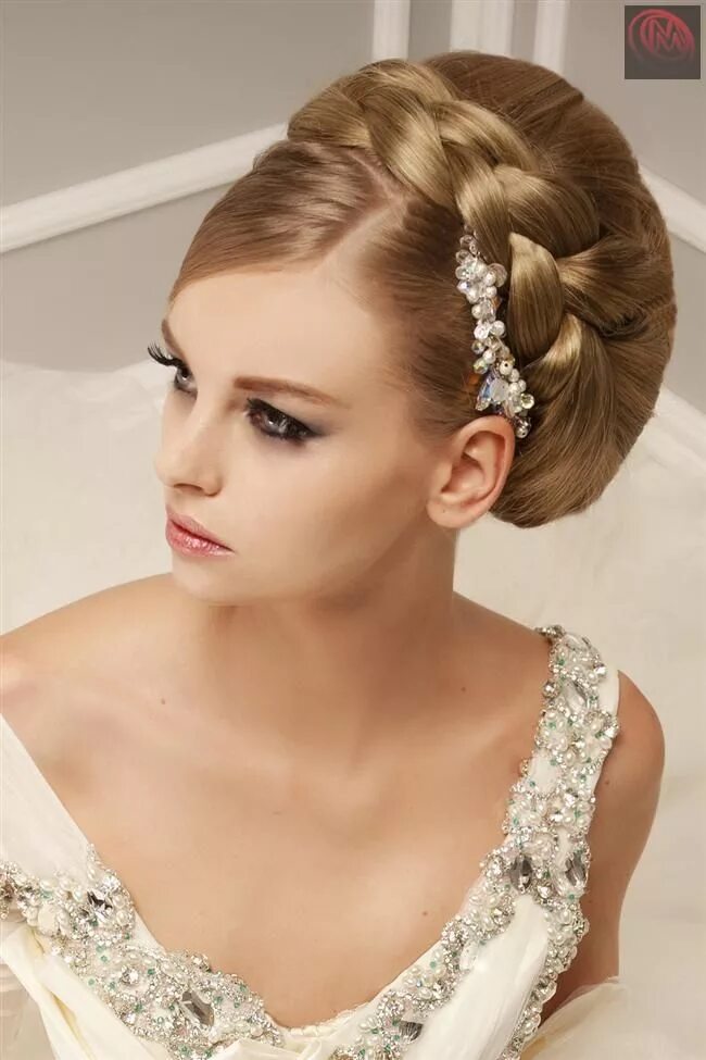 Прически 24 Misis Beauty Salon Bridal hair buns, Bridal hair tips, Hair designs