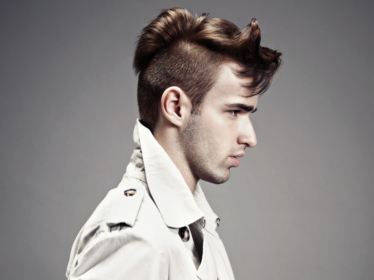 Прически 24 года фото Hair fashion for men, with short back and sides and longer top hair