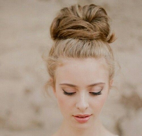 Прически An updo fit for a prima ballerina Hair inspiration, Perfect hair, Wedding hair a