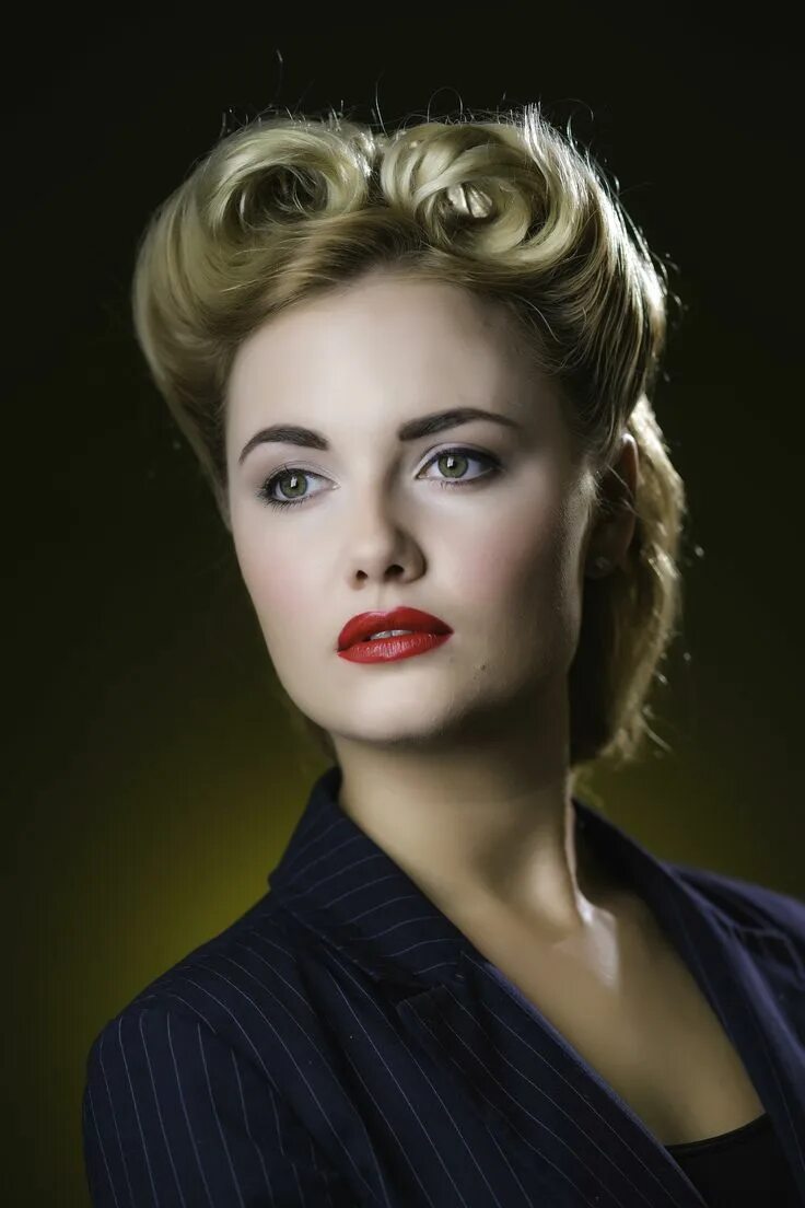 Прически 39 лет JGB Evita 1940s Hair & Makeup by Jax 1940s hairstyles, 1940s hairstyles for long