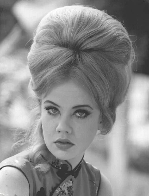 Прически 50 60 годов Priscilla Presley - FROM THE BYGONE in 2023 Bouffant hair, Vintage hairstyles, H