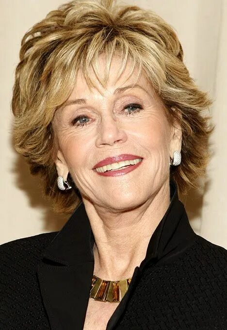 Прически 50 60 лет женщине Pin by Léa Magi on Jane Fonda Layered haircuts for women, Short curly hairstyles