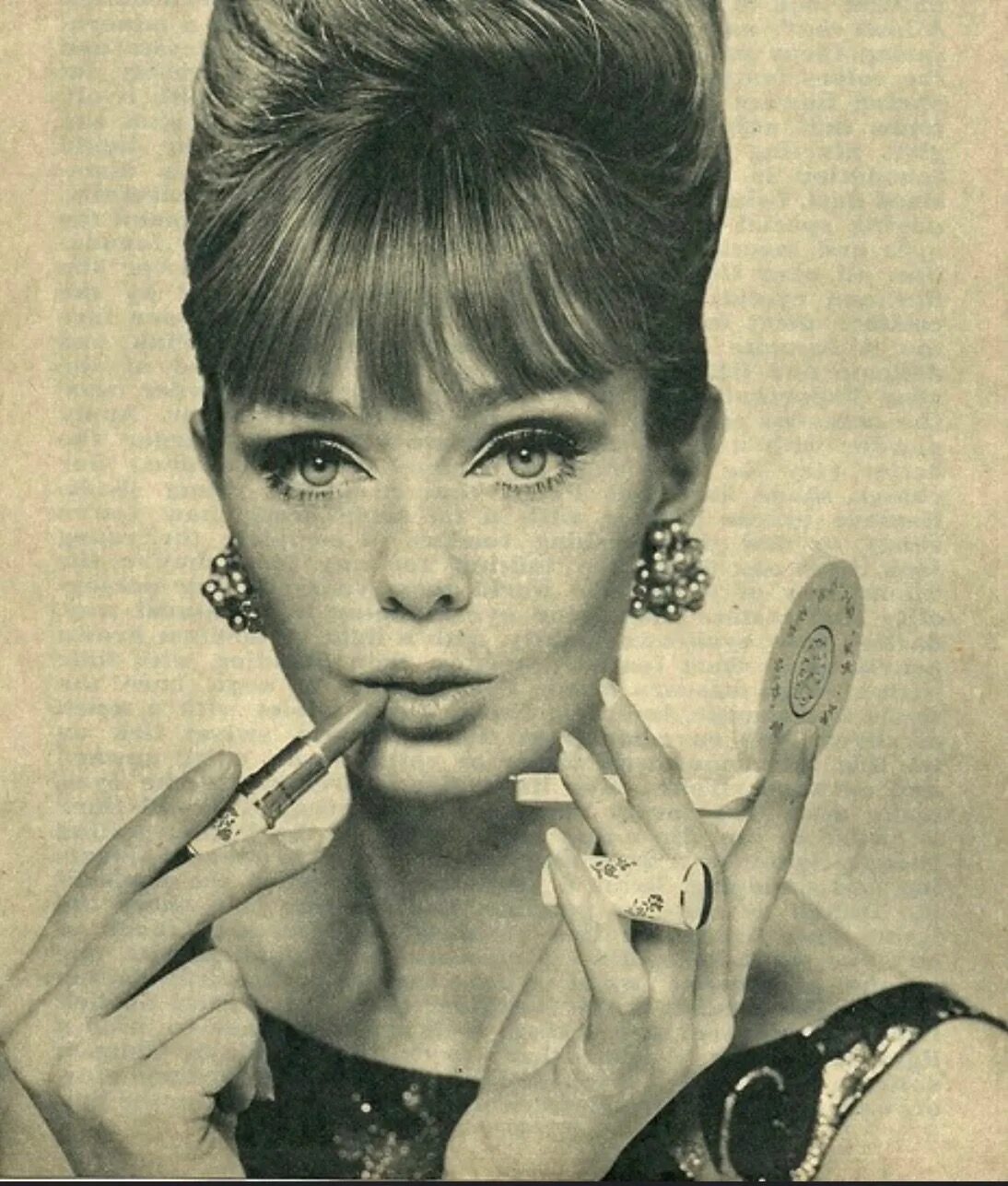 Прически 50 х годов ссср Jean Shrimpton 1966 Vintage Makeup Glamour 1960s hair, Retro hairstyles, Vintage