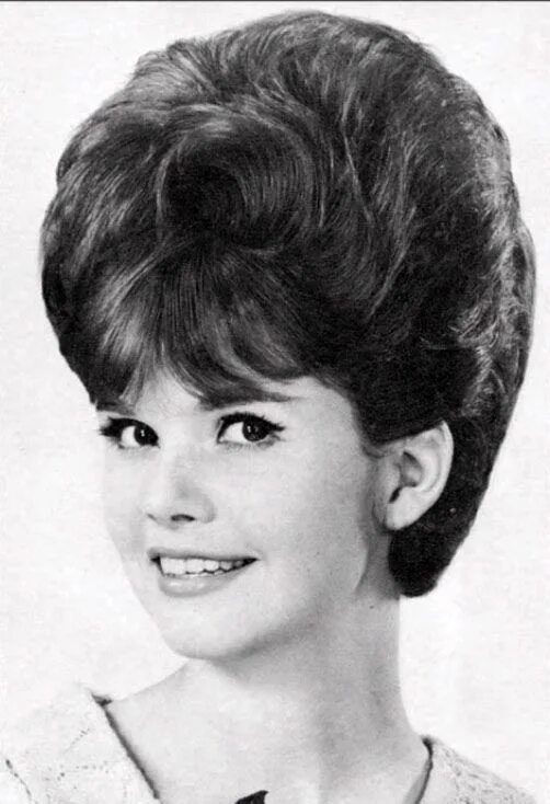 Прически 60 Pin by Rita on hairstyle 1960 to 1970 Big hair, Vintage hairstyles, Bouffant hai