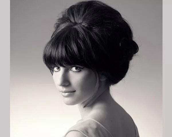 Прически 60 Reminds me of my mom... Hairstyles Hair styles, 60s hair, 1960s hair