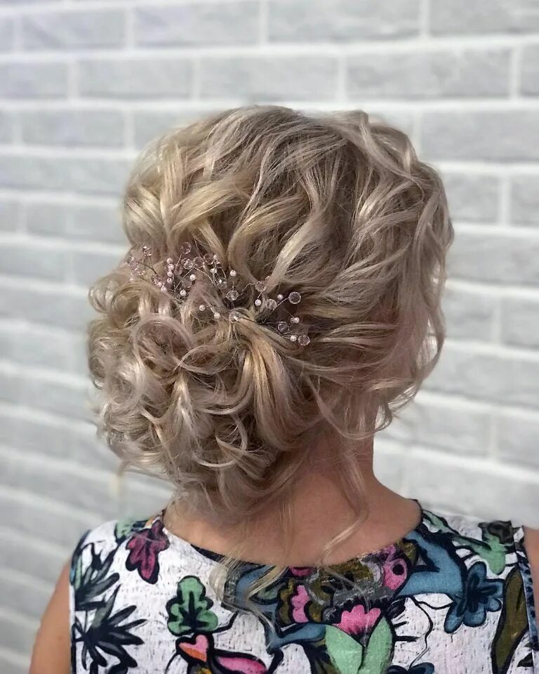 Прически 63 года Mother Of The Bride Hairstyles: 63 Elegant Ideas 2021 Guide Wedding hair up, Mot