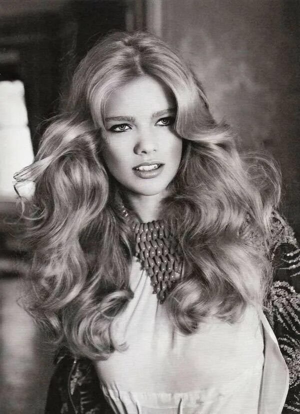 Прически 70 на длинные волосы Retro 70s Editorials Hair styles, Disco hair, 70s hair