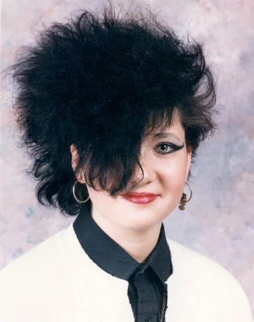 Прически 80 90 годов фото женские When Hairspray Reigned Supreme! Big 80s Hairstyles in all their Decadent Glory T