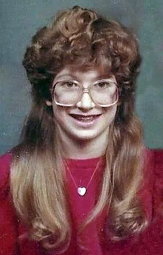 Прически 80 годов женские ссср These hilariously bad 80s hairstyles will make you cringe Ugly hair, 80s hair, B