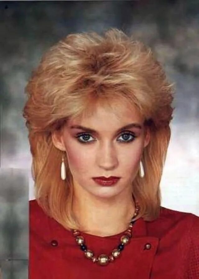 Прически 90 х каре 1980s: The Period of Women Rock Hairstyle Boom Rock hairstyles, Medium hair styl