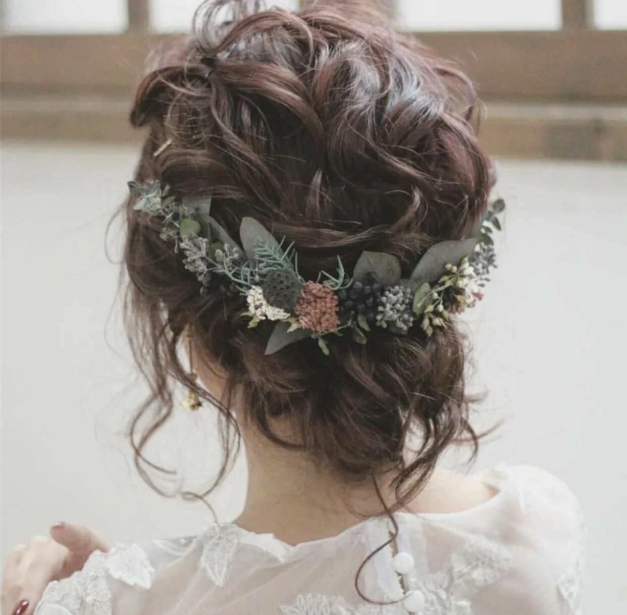 Прически бохо на короткие волосы Pin on Bride makeup Wedding hairstyles bridesmaid, Flowers in hair, Wedding hair