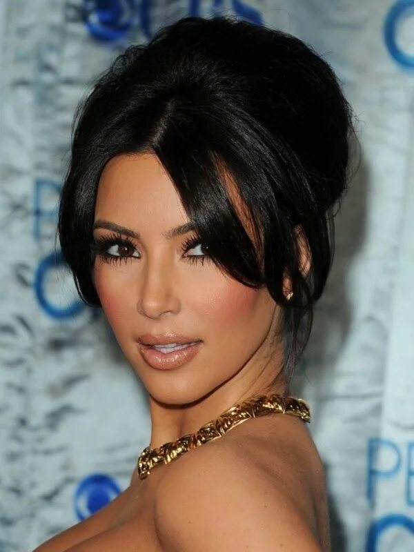 Прически брюнеткам длинные Celebrity Hairstyle Ideas to Try in 2012 Kardashian hair, Kim kardashian hair, C