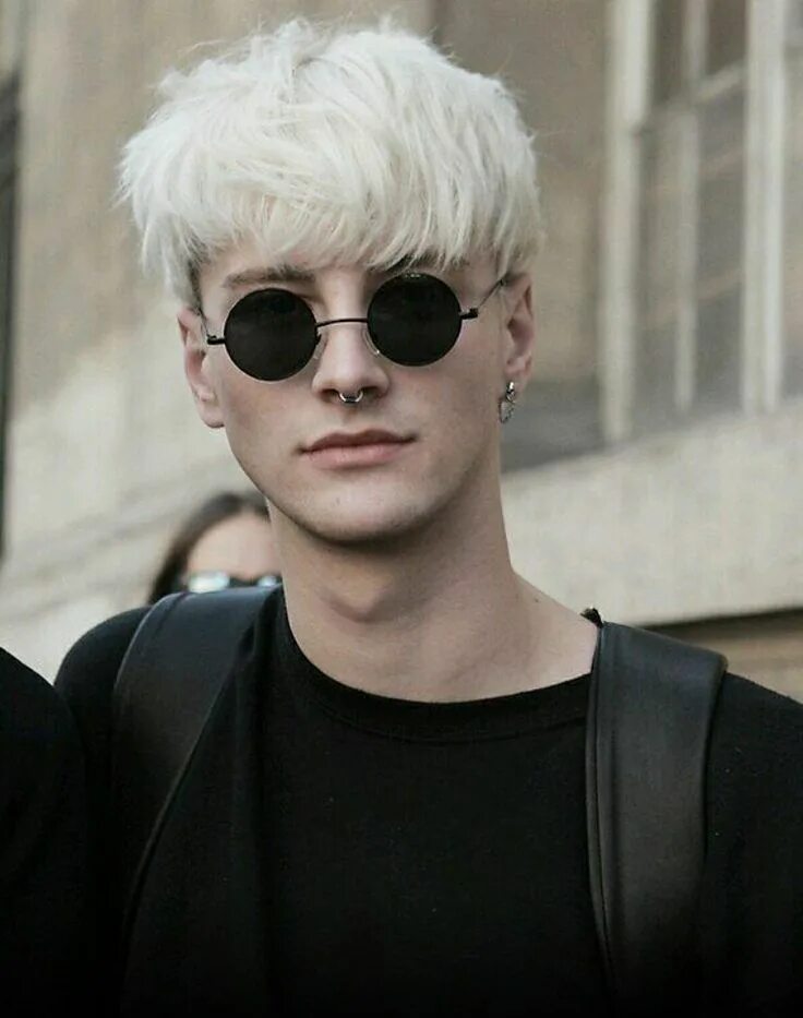 Прически дед инсайдов мужские Bleached hair, sunglasses, septum ring, handsome man.... Mens hairstyles, Bleach