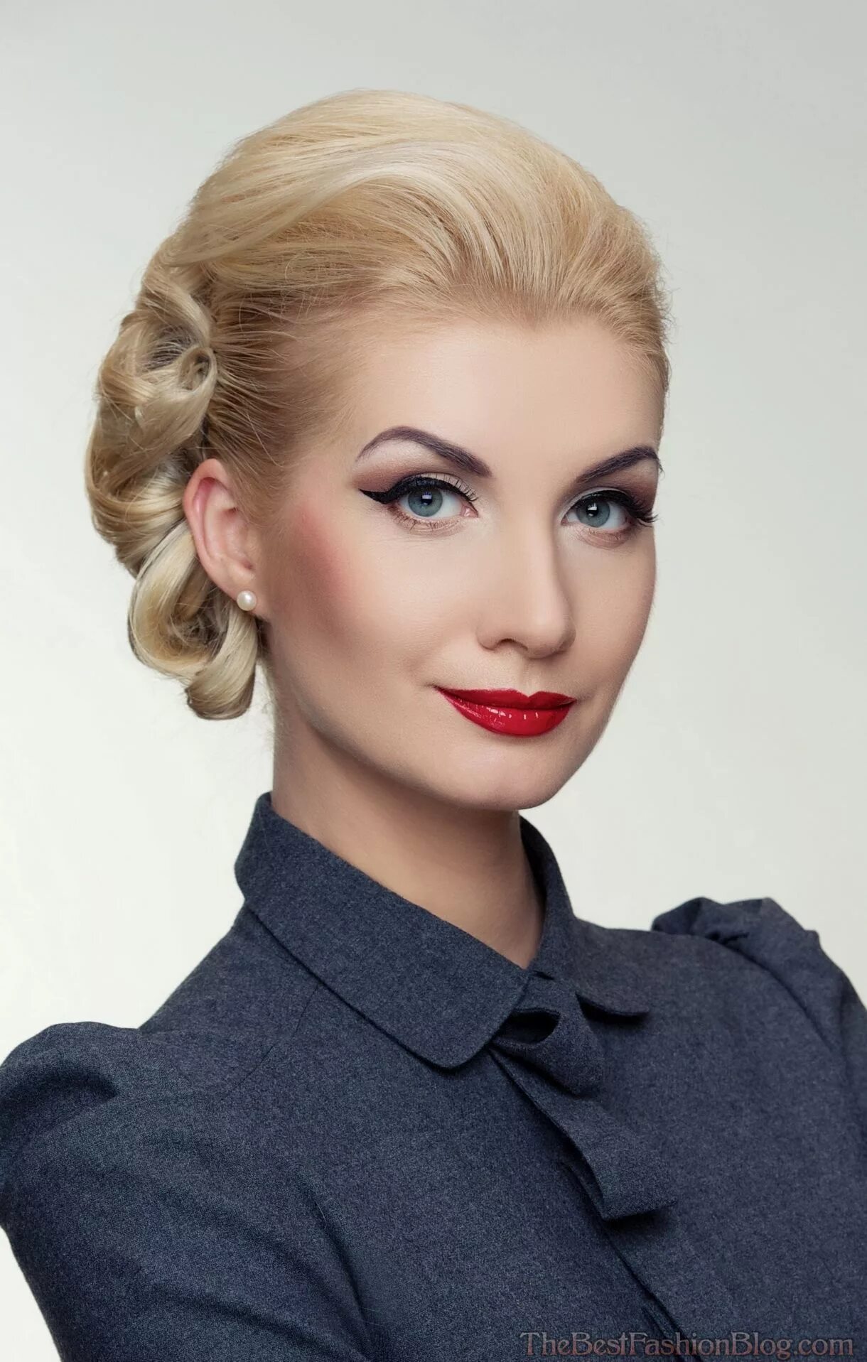 Прически делового стиля женские на средние волосы Image result for hairstyles business professional women Женские прически, Идеи п